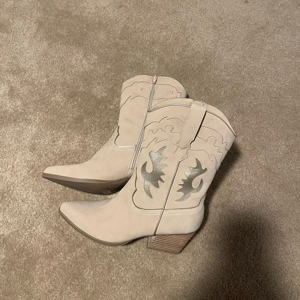 Dolce Vita women’s cowboy boots